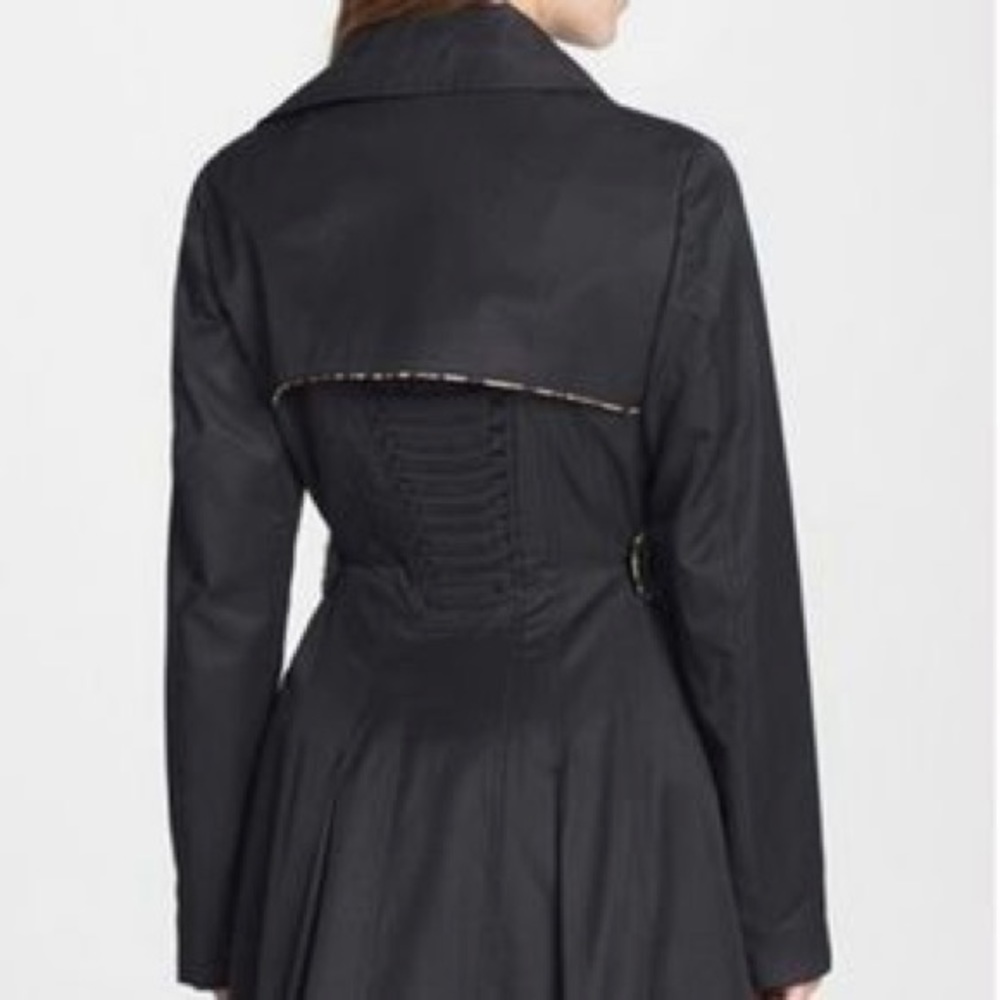 Betsey Johnson Trench w/Leopard Piping - Picture 4 of 4